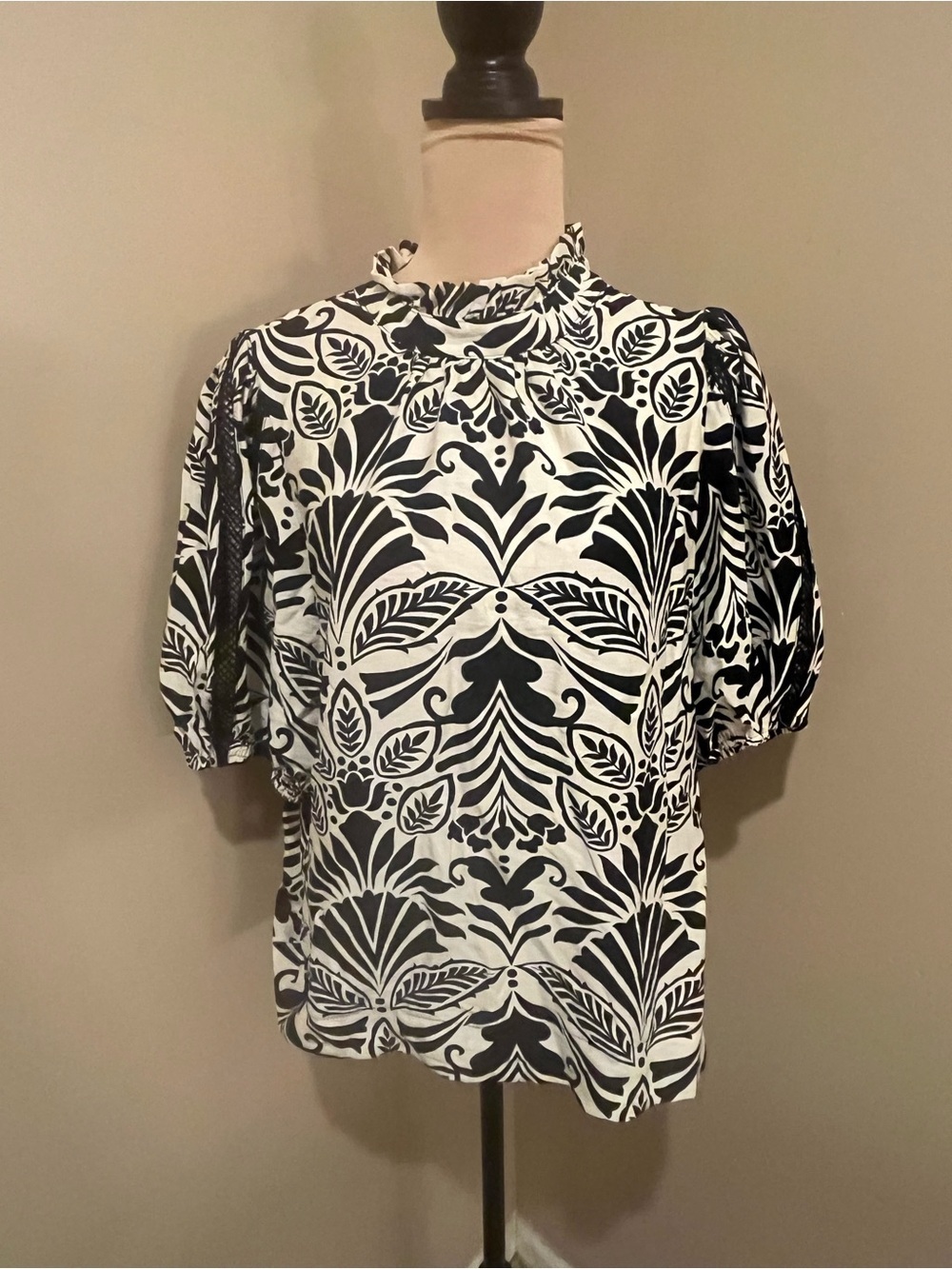 Joy Joy Black and Cream Floral Print Top, Lace sleeve insets, size Medium